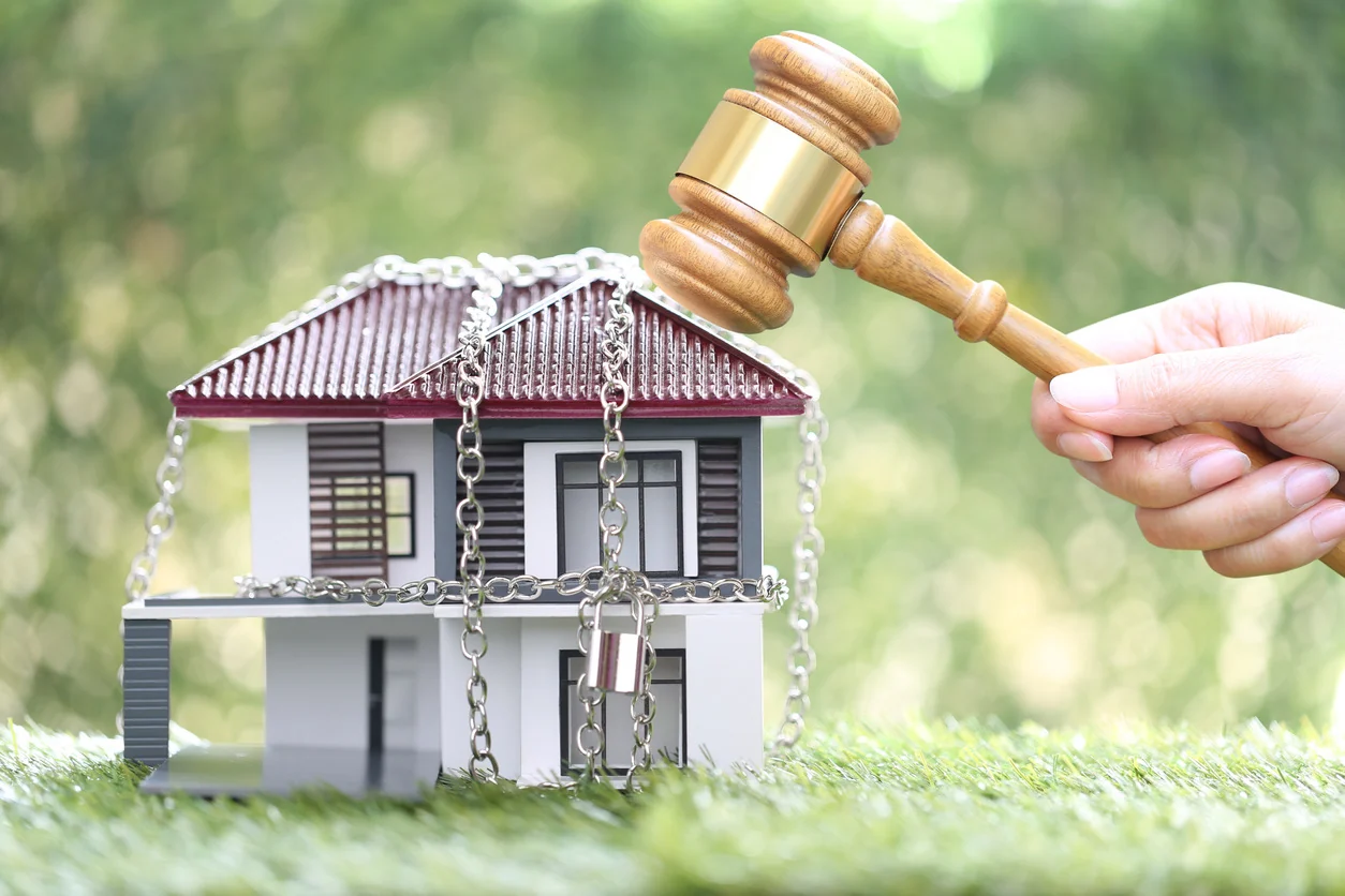 Solar UCC Lien: How It Can Block a Home Sale